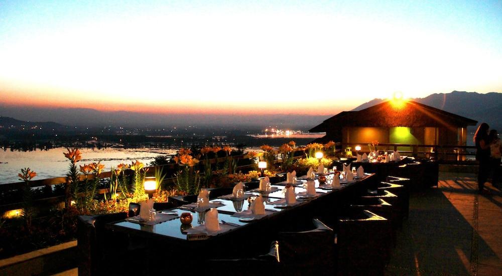 Taj Dal View Srinagar Hotel Kültér fotó